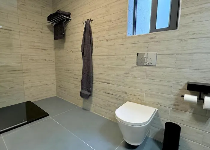 Lux Sea&country Views With Pool 아파트